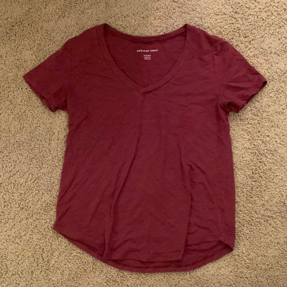Simple reddish-maroon American Eagle tee - Picture 1 of 2